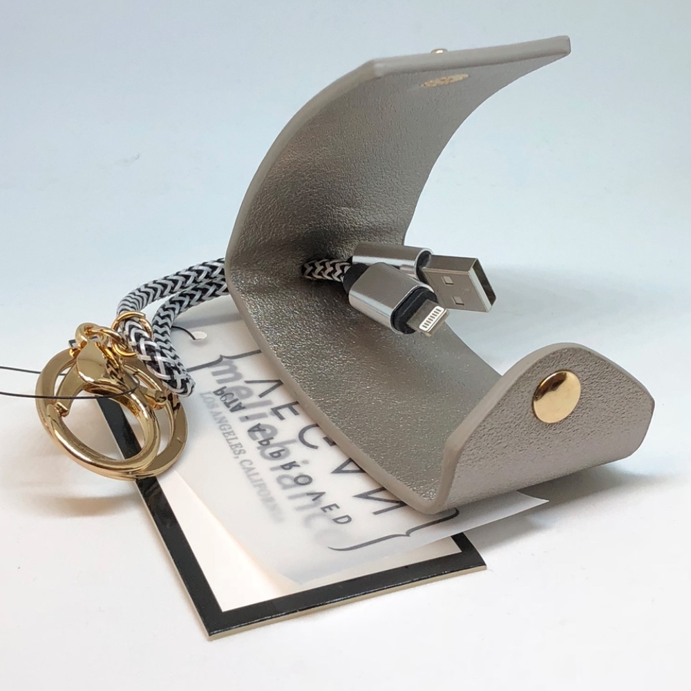 Apple iPhone Charger Portable Vegan Leather - Picture 3 of 3